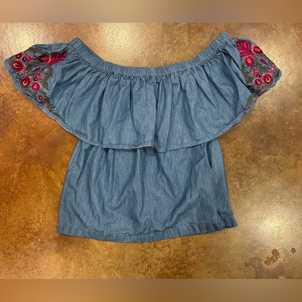 SUGAR + LIPS | NWOT | Off-Shoulder Top with Floral Embroidery